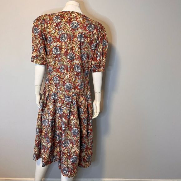 - Vintage 1970s, Cottage Core Dress. Floral hand stitching, dropped waist.… - Picture 2 of 7
